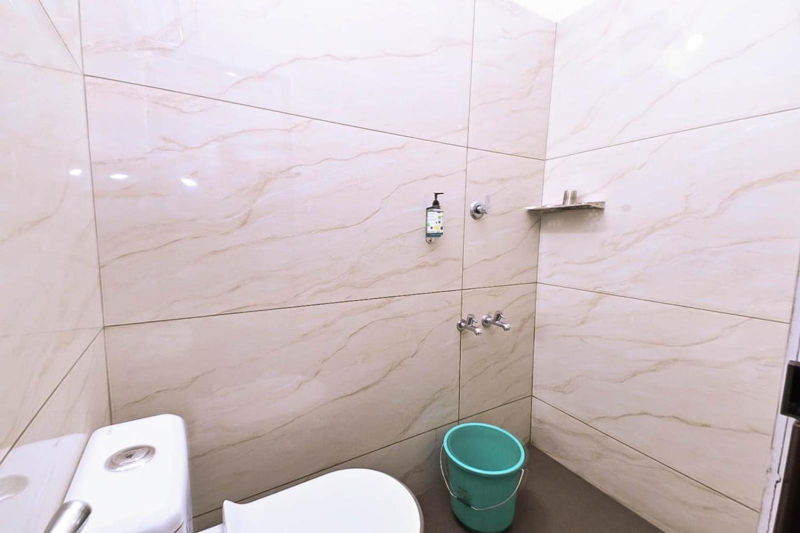 Nirupama,Hotel Aluva 700 Mtr From Aluva Railway Station Alwaye Exterior photo