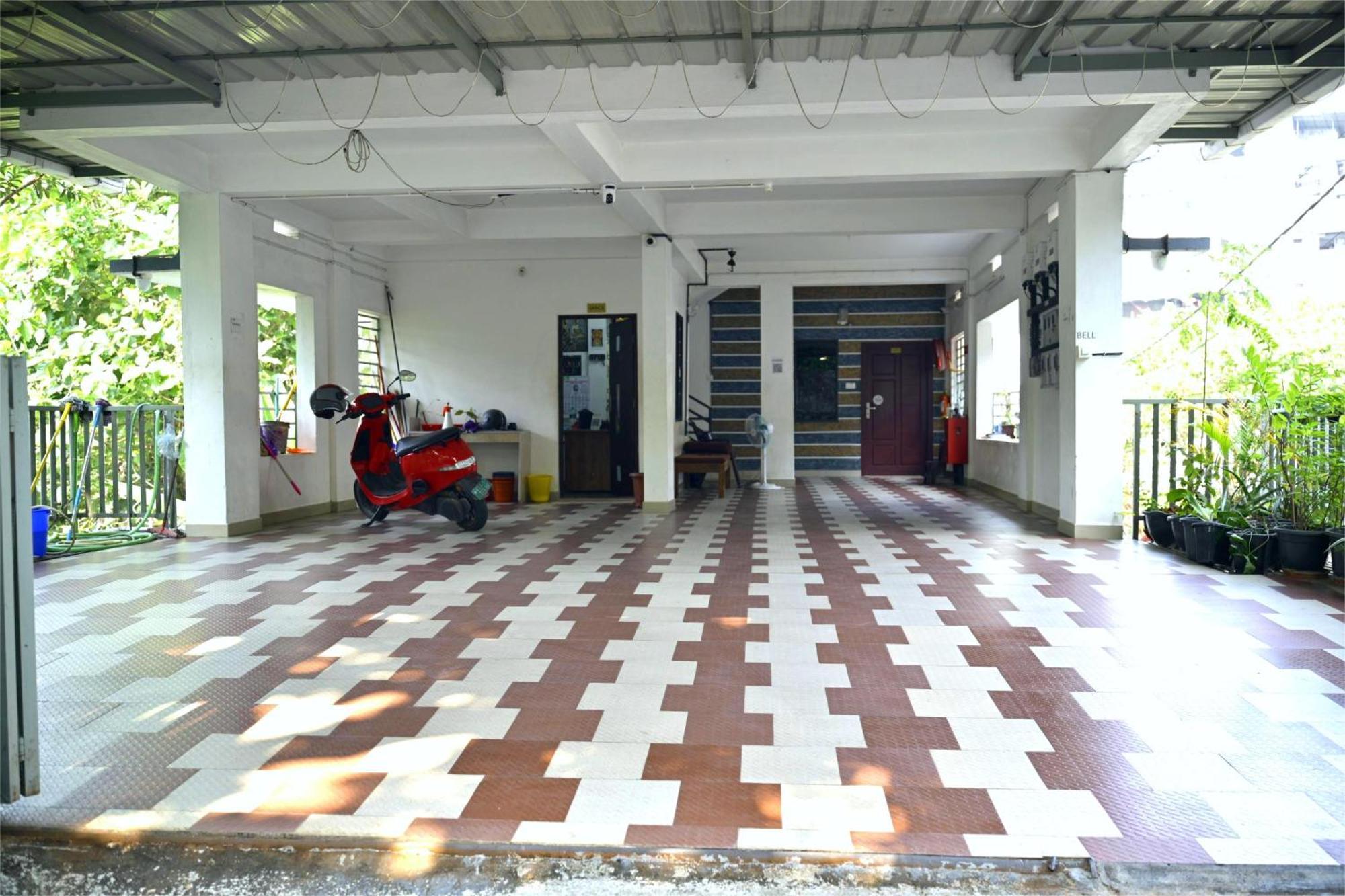Nirupama,Hotel Aluva 700 Mtr From Aluva Railway Station Alwaye Exterior photo